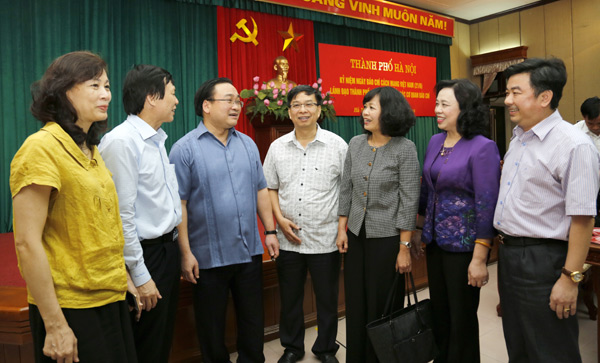 ສື່ມວນຊົນປະກອບສ່ວນອັນໃຫຍ່ຫຼວງເຂົ້າໃນການພັດທະນາລວມຂອງນະຄອນຫຼວງ